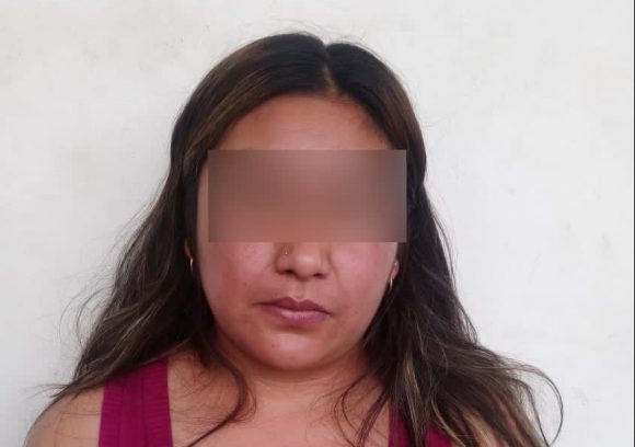Detiene Policía Estatal a presunta narcovendedora en Xonacatepec