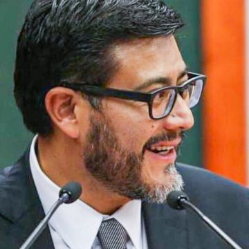 Reyes Rodríguez renuncia a presidir el Tribunal Electoral