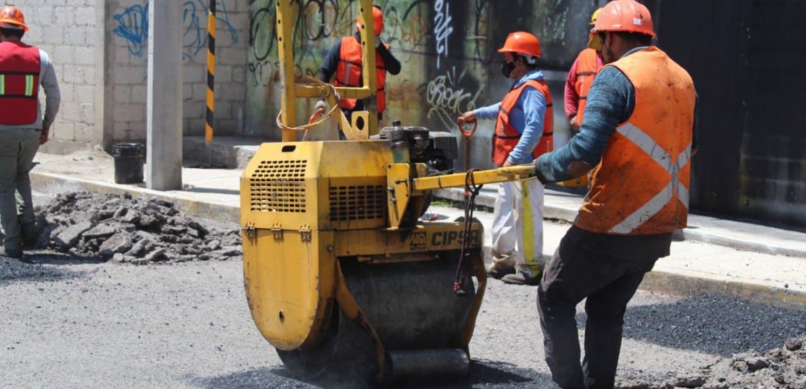 Mantiene Ayuntamiento de Puebla trabajos de bacheo en diferentes vialidades del municipio