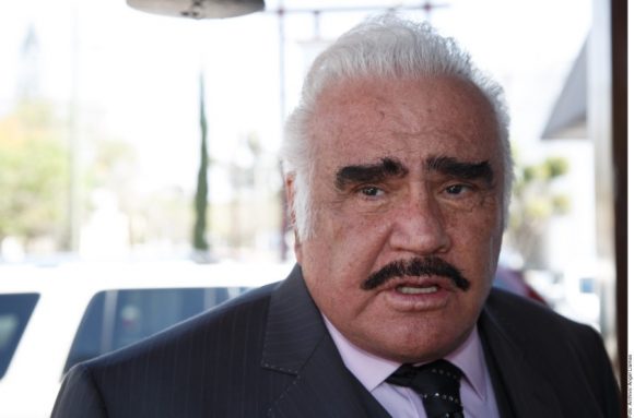 Tras una caída, operan a Vicente Fernandez de cervical