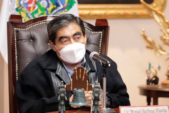 Los exhortos a cuidarse ante el COVID han fracasado; continuarán los decretos en Puebla: Barbosa