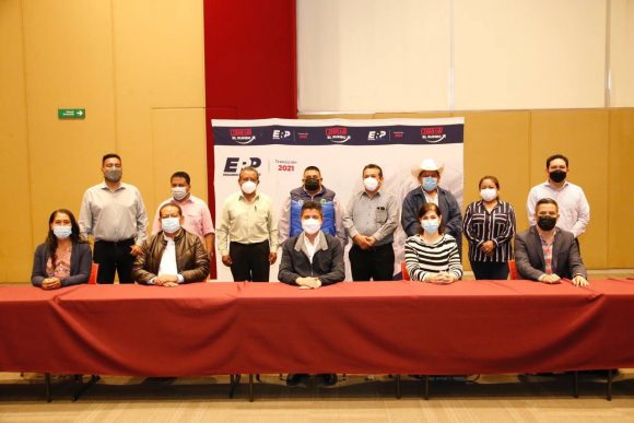 2107016f-b038-49b5-8f57-aa86c632e135 Eduardo Rivera Pérez se reúne con alcaldes y diputados electos de PSI