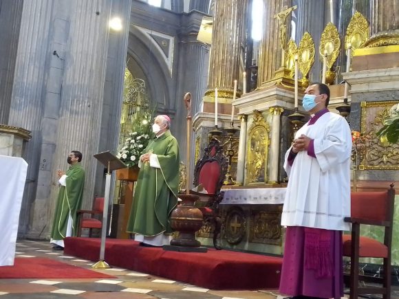 Personas que pretenden ser dueñas de la verdad absoluta, reto para la sociedad poblana: Arzobispo