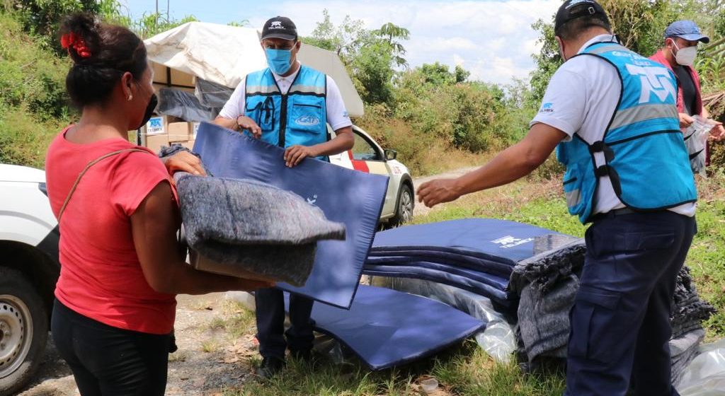 Apoyan SEDIF y Fundación Telmex-Telcel a damnificados de Sierra Nororiental