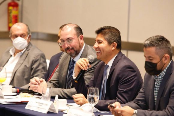 Eduardo Rivera presenta a Felipe Mojarro para impulsar reactivación de vivienda