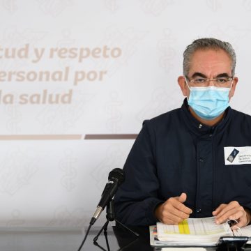 Llega a Puebla medio millón de vacunas de AstraZeneca y SinoVac, reporta Salud
