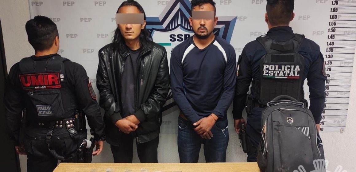 Presuntos narcomenudistas de Xanenetla son detenidos por la Policía Estatal