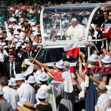 Papa Francisco viajó a Hungría y alertó sobre el resurgir de brotes de odio y antisemitismo