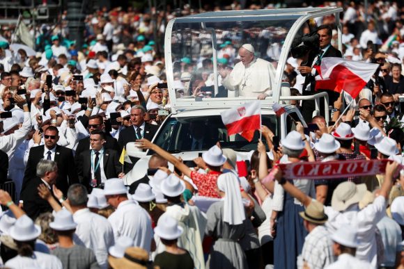 Papa Francisco viajó a Hungría y alertó sobre el resurgir de brotes de odio y antisemitismo