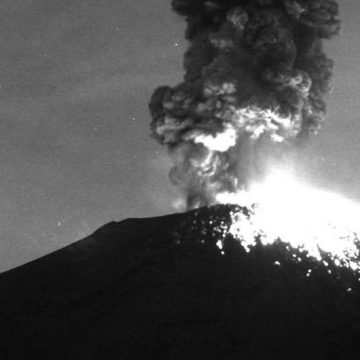 (VIDEO) Así fueron las tres explosiones del Popocatépetl durante la mañana