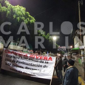 Protestan contra obras inconclusas de Claudia Rivera en Villa Universitaria