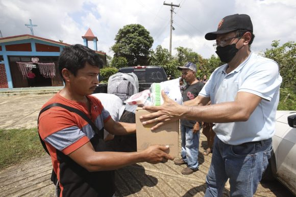 IMG-2021-09-05-at-11.57.55-AM Concluye SEDIF primera semana de entrega de apoyos a damnificados por huracán “Grace”