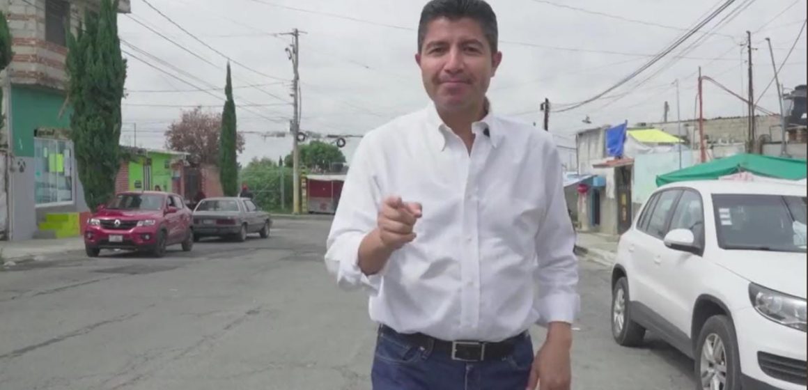 Eduardo Rivera Pérez recorre calles que serán intervenidas con programa Ciudad de 10