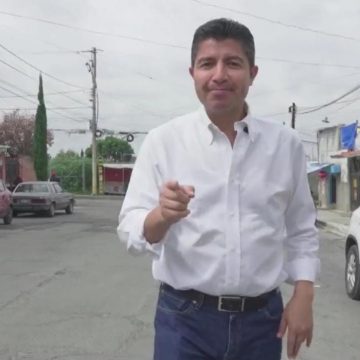 Eduardo Rivera Pérez recorre calles que serán intervenidas con programa Ciudad de 10