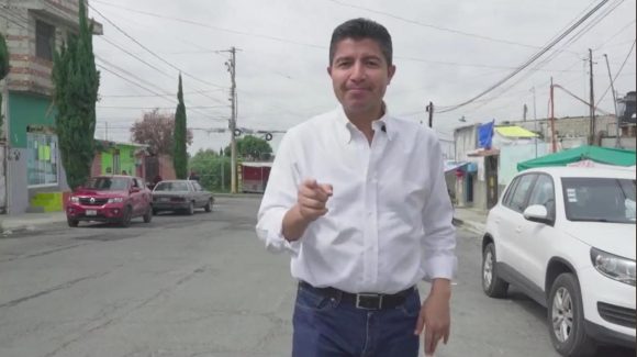 IMG-2021-09-05-at-12.05.05-PM Eduardo Rivera Pérez recorre calles que serán intervenidas con programa Ciudad de 10