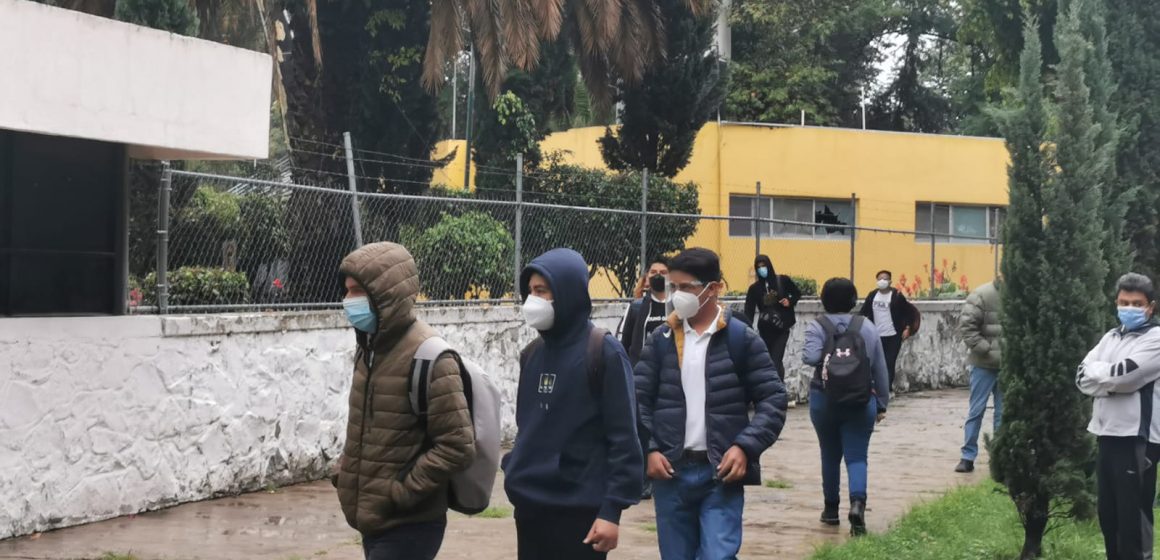 Reportan Salud y SEP 10 casos positivos entre alumnos y docentes en Puebla