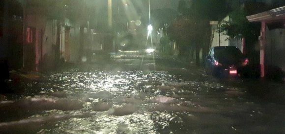 IMG-2021-09-09-at-9.10.31-AM1 Se registra inundación en 40 viviendas en Lomas del Valle y una decena de autos varados