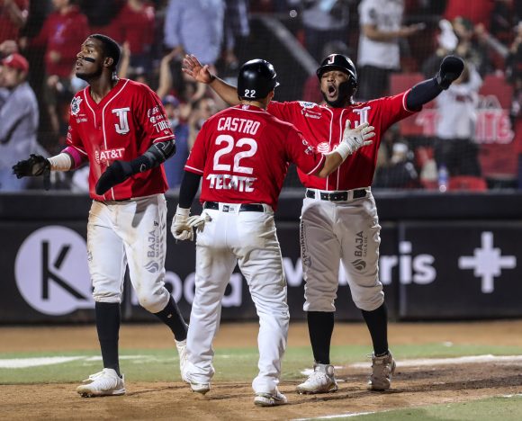 Los Toros de Tijuana empataron la Serie del Rey y van por la hazaña