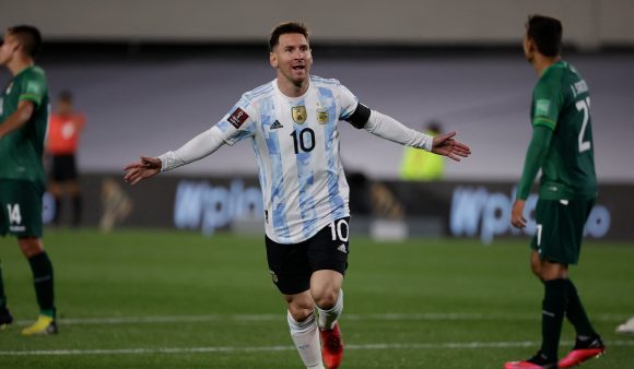 Con triplete de Messi, Argentina goleó a Bolivia