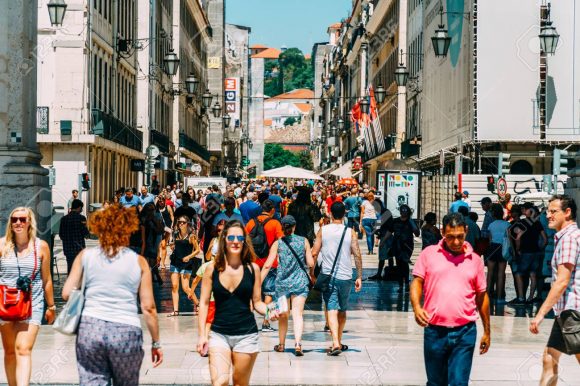Portugal vacuna al 84% de su población; disuelven a grupo de trabajo COVID-19