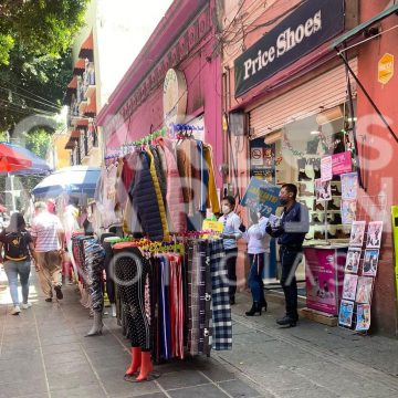 Heredan a Eduardo Rivera centro histórico con ambulantes, piratería, pólvora y un tianguis