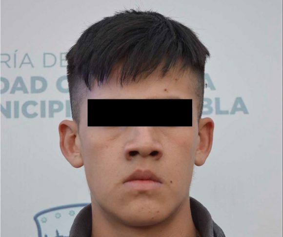 WhatsApp-Image-2021-09-28-at-7.31.43-AM2 Aseguran a pasajero con 19 armas de fuego en la CAPU