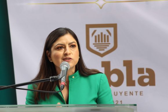 Claudia Rivera reclama no haber sido invitada al grito de independencia en Casa Aguayo