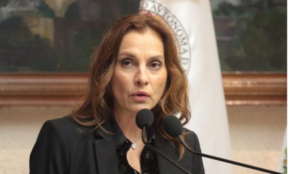 “La falta de lectura reduce la cognitividad”responde Beatriz Gutiérrez a las criticas de Vargas Llosa a AMLO