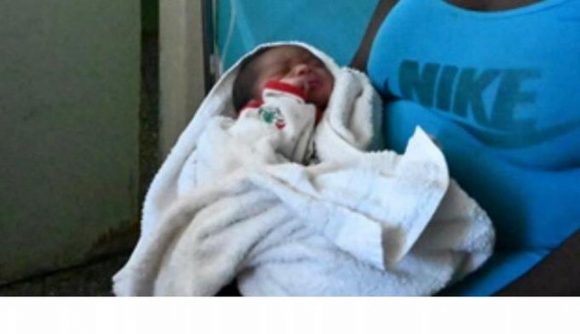 Nace bebé haitiana bajo puente de EU en plena crisis migratoria