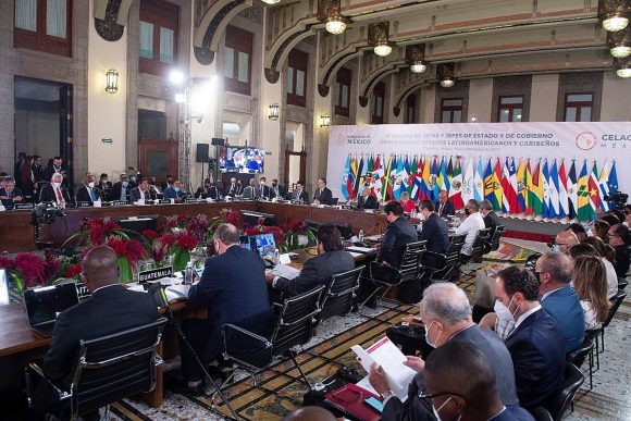 VI Cumbre de CELAC entre Paraguay, Uruguay y Venezuela inicia con tensión