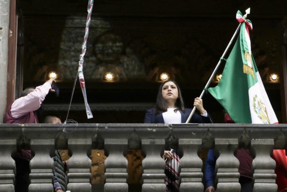 Ensaya Claudia Rivera el Grito de Independencia