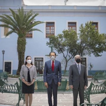 Recupera el Rector Alfonso Esparza el Jardín Histórico del Colegio Carolino