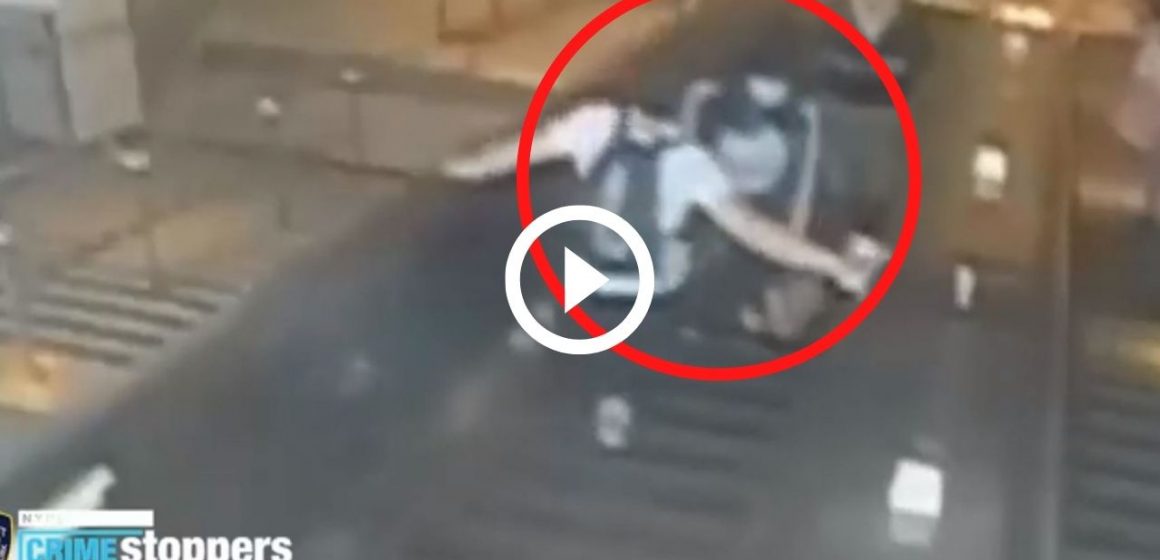 (VIDEO) Hombre patea a mujer en Metro de Nueva York