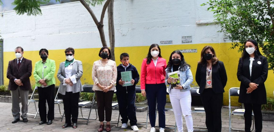 Ayuntamiento de Puebla entrega libros a niñas, niños y jóvenes de colonia Maestro Federal