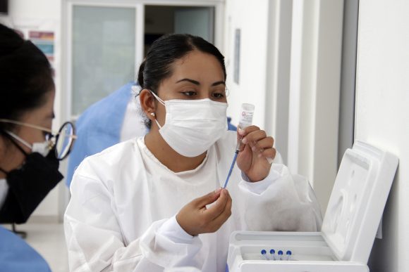 Aplica sector salud 28 mil 816 dosis para prevenir Covid-19