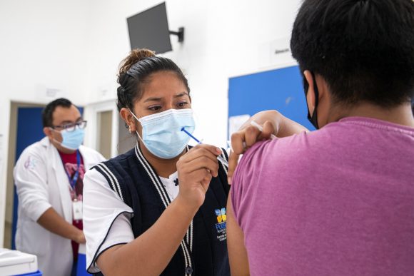 Este jueves inicia jornada de vacunación en 77 municipios: Salud