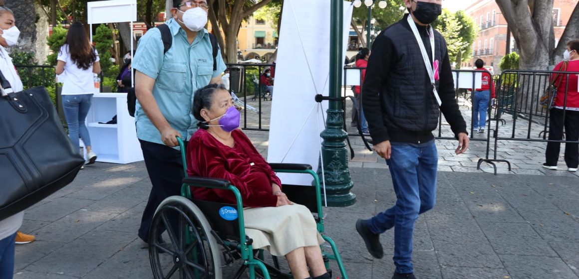 Atiende Salud a mil personas diarias en “Feria de la Salud por las Mujeres”