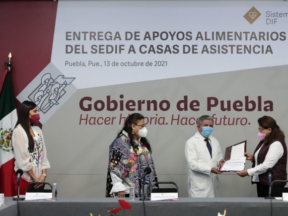 Refrenda Rosario Orozco compromiso del SEDIF con población más vulnerable