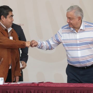 Reconoce AMLO a gobierno de Barbosa Huerta por despliegue humanitario en municipios afectados por “Grace”