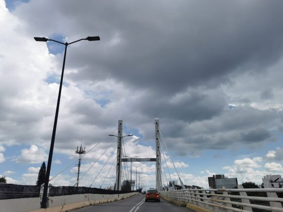 Puentes atirantados fueron construidos con sobrecostos, con irregularidades en su adjudicación y para promover a un político: Miguel Barbosa