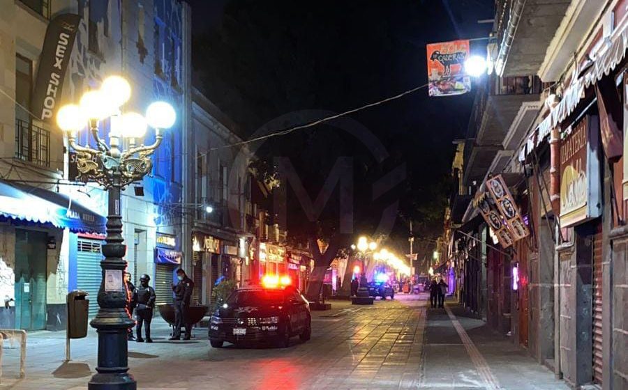 Amanece el centro rodeado de policías para evitar instalación de ambulantes