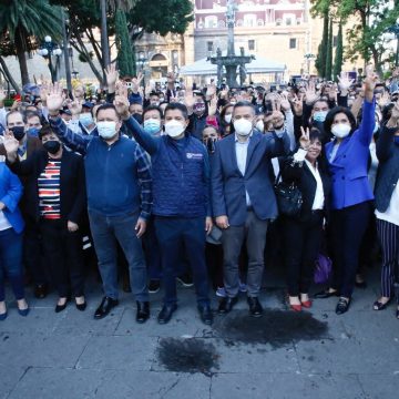 Exhorta Eduardo Rivera a trabajadores sindicalizados a hacer un gran equipo por Puebla