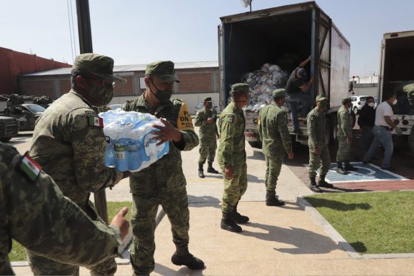7 Atiende SEDIF de manera oportuna a damnificados por explosión en Xochimehuacan