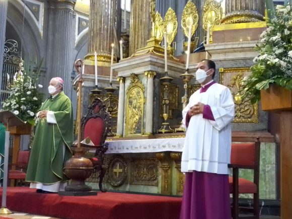 Reconoce Arzobispo labor del personal médico frente a la pandemia del Covid-19