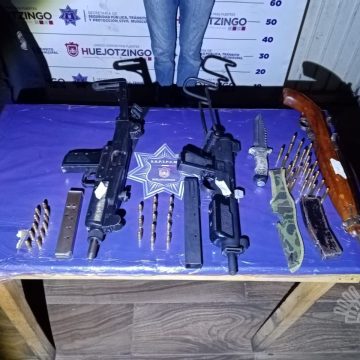 En Huejotzingo, Policía Estatal detiene a cuatro personas con armas de fuego