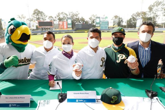 Ayuntamiento de Puebla y Pericos forman convenio de colaboración para favorecer a las niñas y mujeres a través del deporte