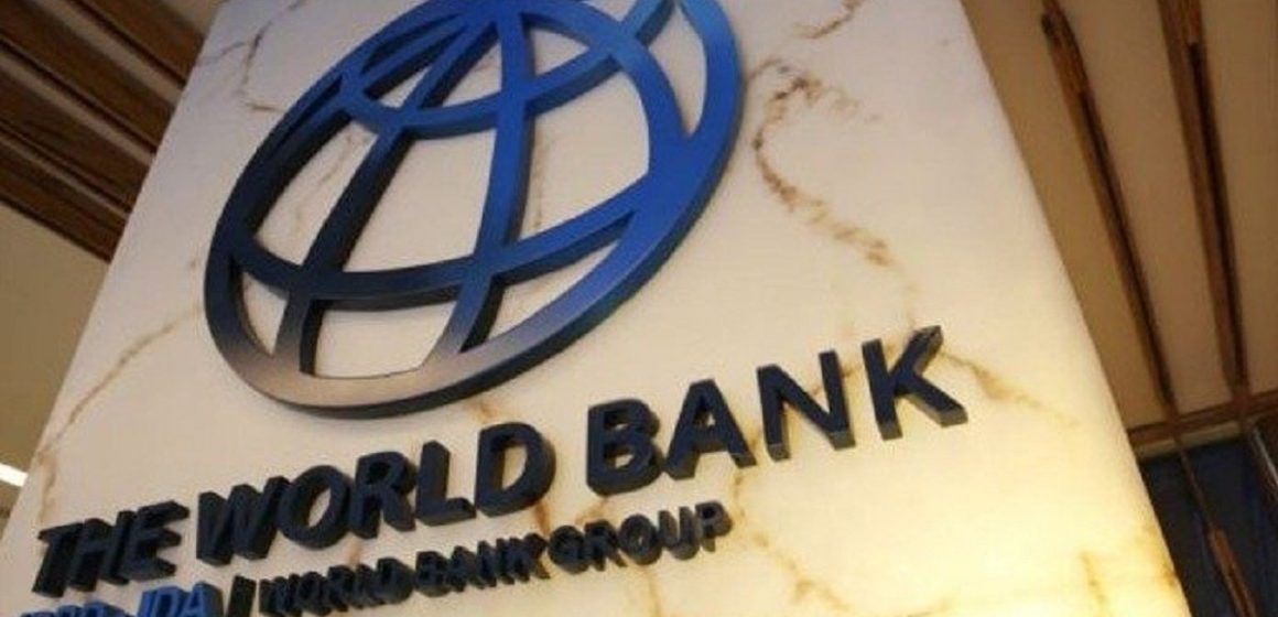 Banco Mundial pide a México a equilibrar gasto en salud y educación