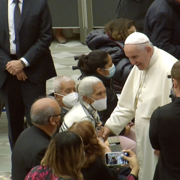 Recibe Papa Francisco a poblanos ganadores en Capilla Sixtina en la Catedral