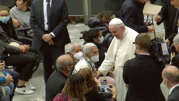 Recibe Papa Francisco a poblanos ganadores en Capilla Sixtina en la Catedral