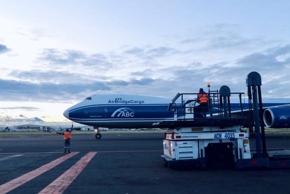 Recibe México 2.5 millones de vacunas Sputnik V